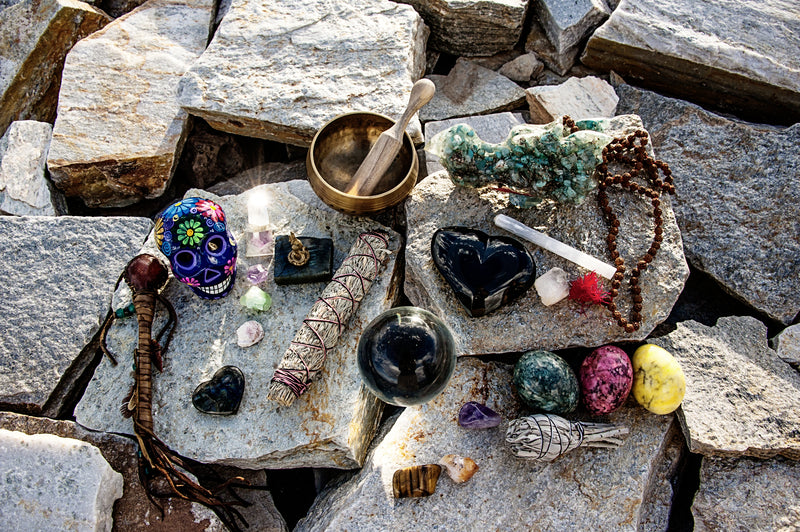 Logo of High Ho Gems, the provider of the Monthly Crystal Collection Subscription service.